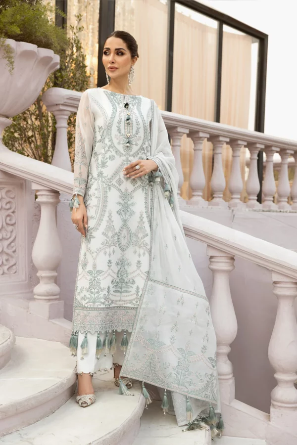 Model In Alizeh Ice Blue Dhagaay Front
